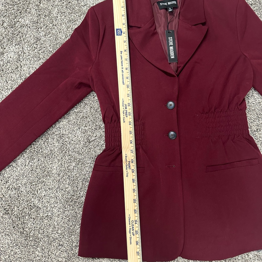 Steve Madden Burgundy Blazer with Notched Lapels and Fitted Silhouette - Picture 8 of 15